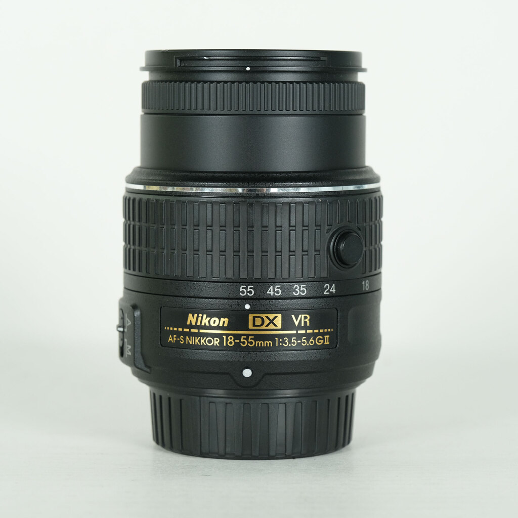 Nikon AF-S DX NIKKOR 18-55mm f3.5-5.6G VR II Nikon AF-S DX NIKKOR 18-55mm f3.5-5.6G VR II