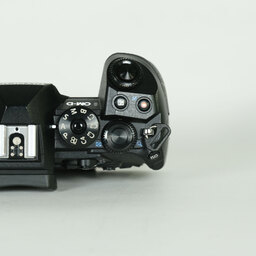 OLYMPUS OM-D E-M1 Mark III