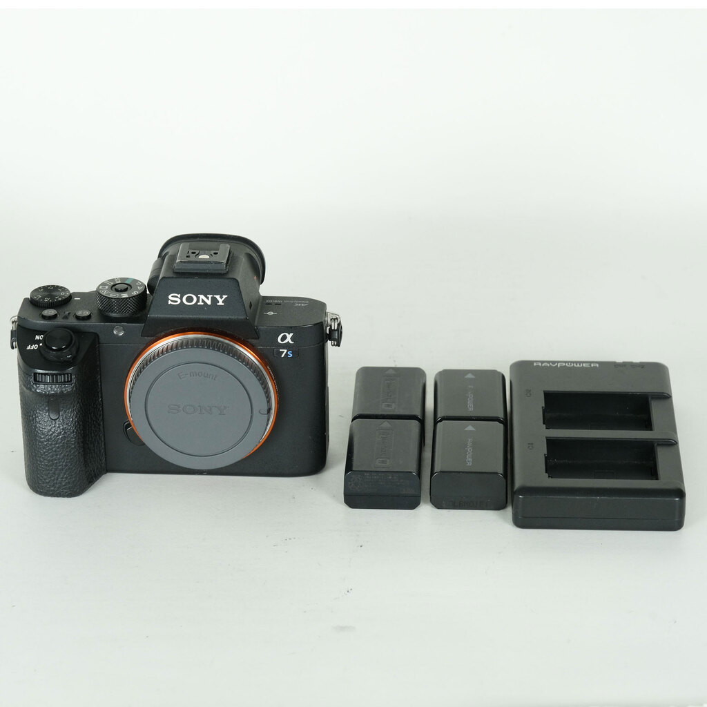 SONY α7S II（ILCE-7SM2）の出品 | ONE SCENE（ワンシーン）