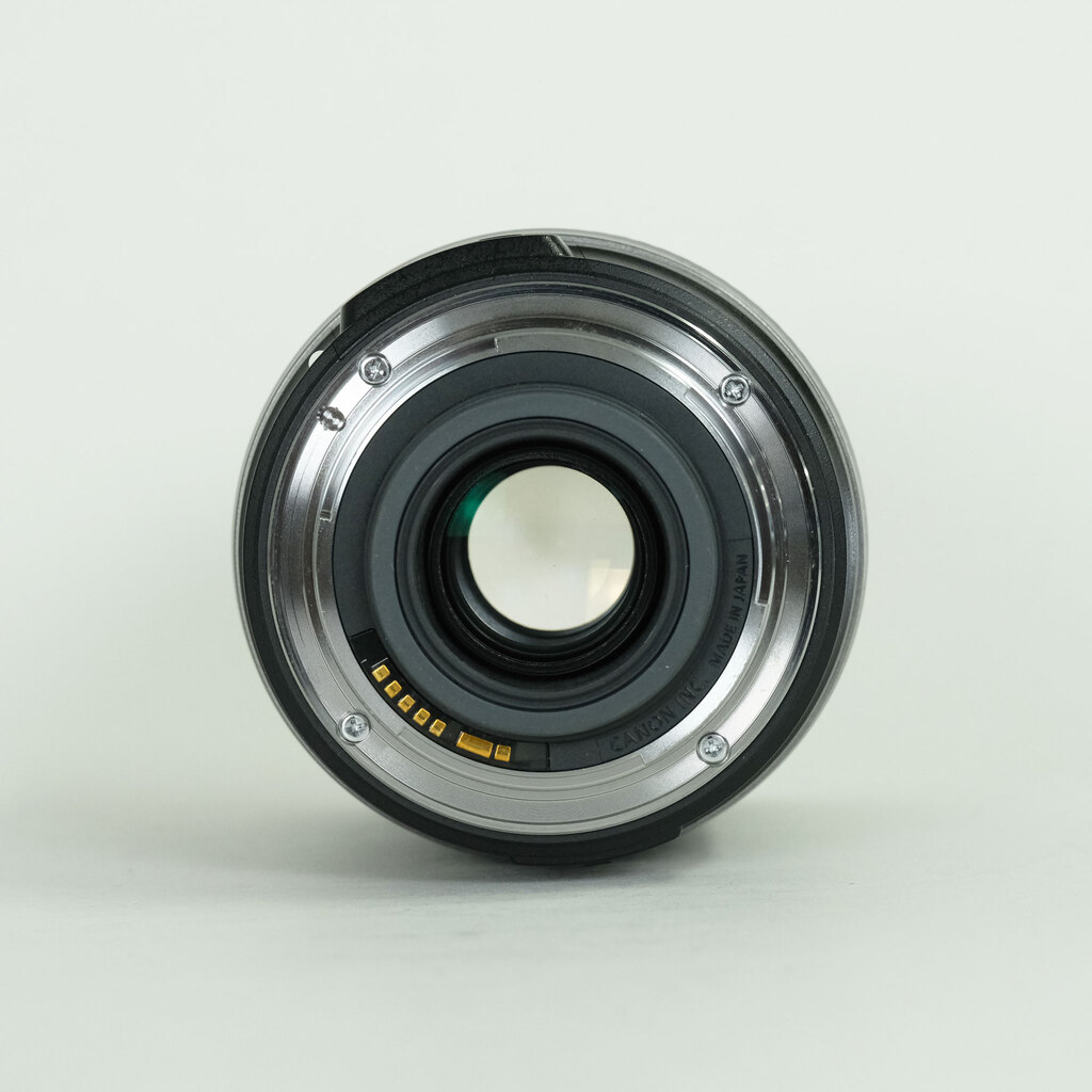 Canon EF-S18-200mm F3.5-5.6 IS Canon EF-S18-200mm F3.5-5.6 IS