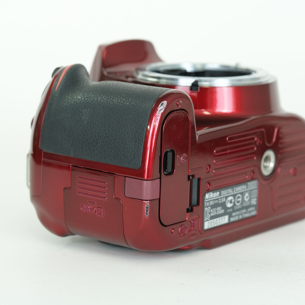 Nikon D3200ボディ レッド