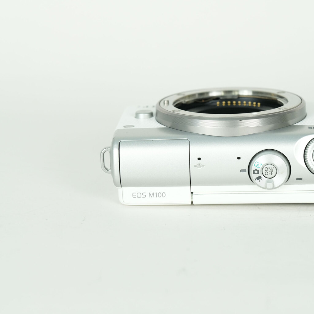 Canon EOS M100の出品 | ONE SCENE（ワンシーン）