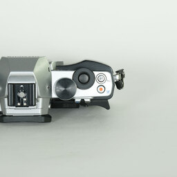 OLYMPUS OM-D E-M5 ボディ シルバー