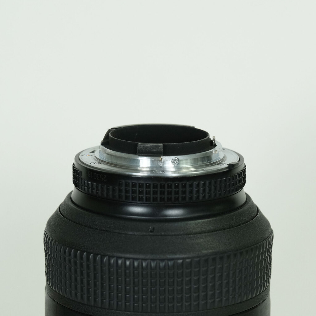 Nikon AF-S ED 28-70mm F2.8 D ブラック