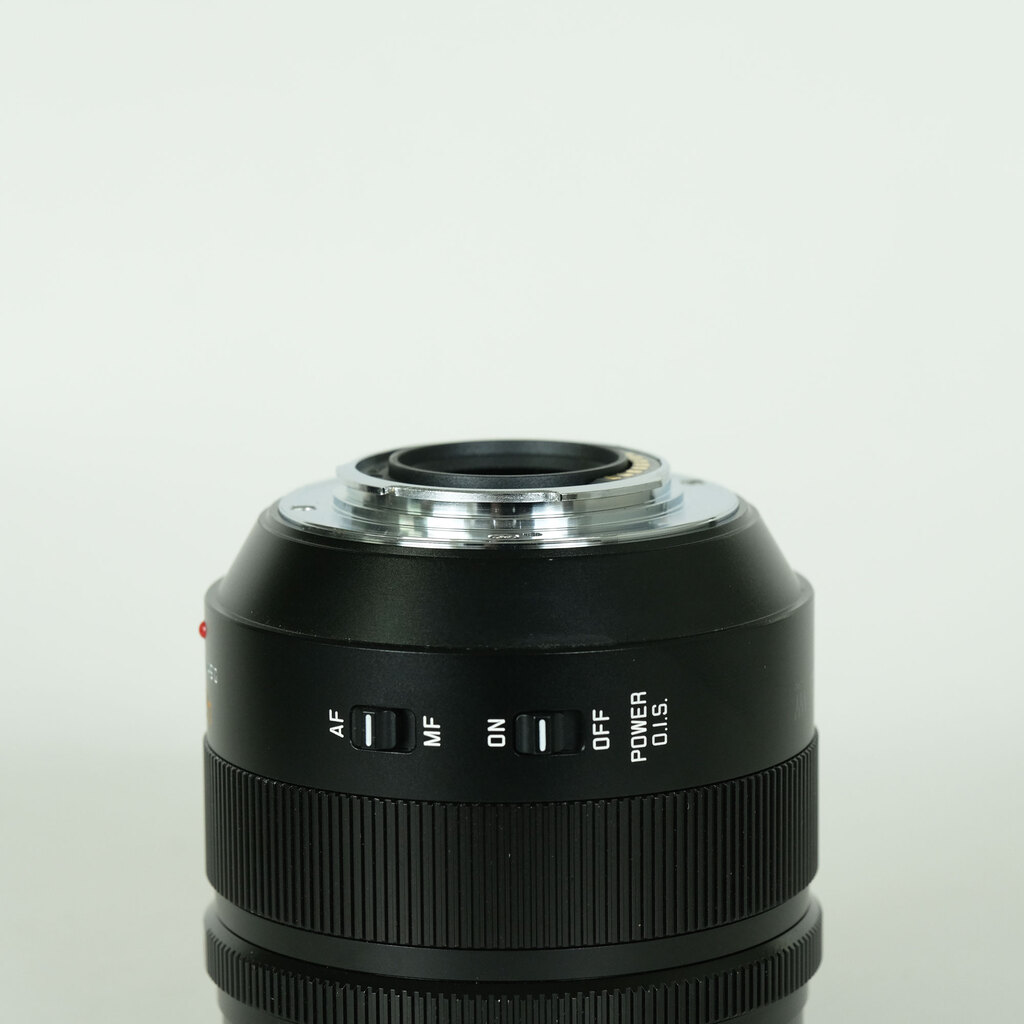 Panasonic LEICA DG NOCTICRON 42.5mm / F1.2 ASPH. / POWER O.I.S.