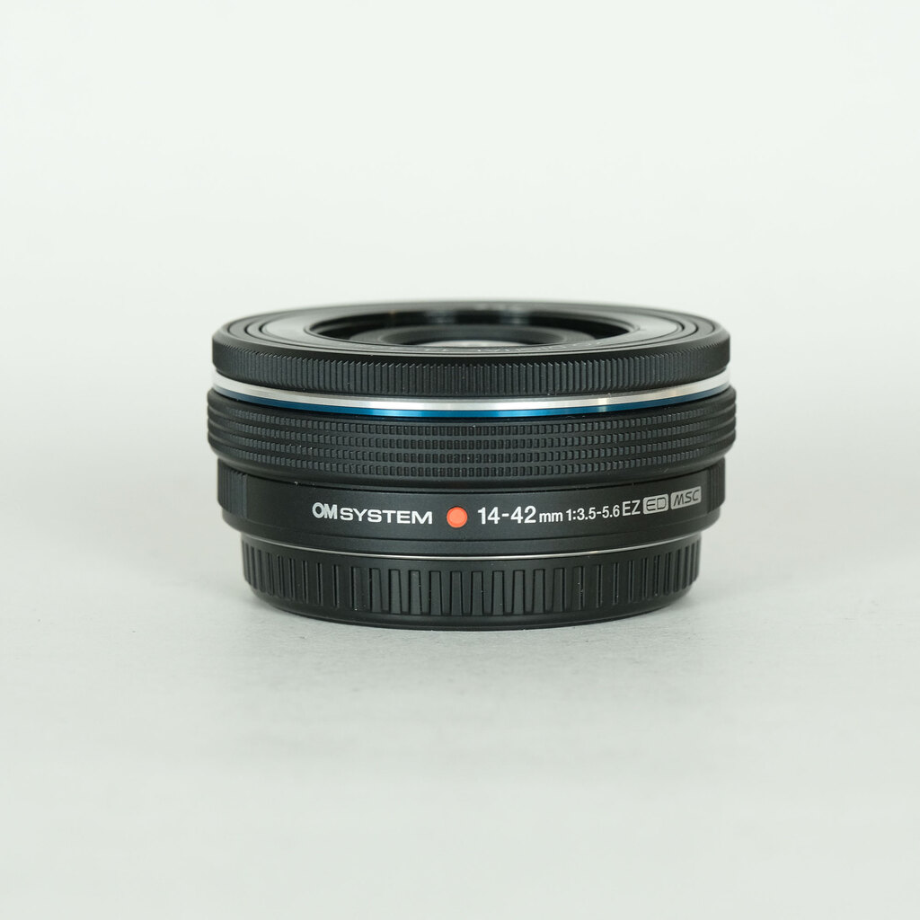OM SYSTEM M.ZUIKO ED 14-42mm F3.5-5.6 EZ ブラック OM SYSTEM M.ZUIKO ED 14-42mm F3.5-5.6 EZ ブラック