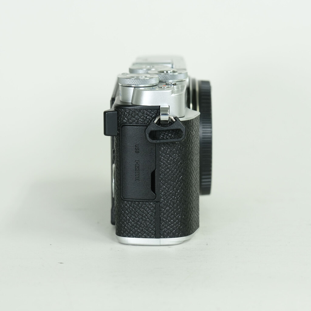 OLYMPUS PEN E-P7