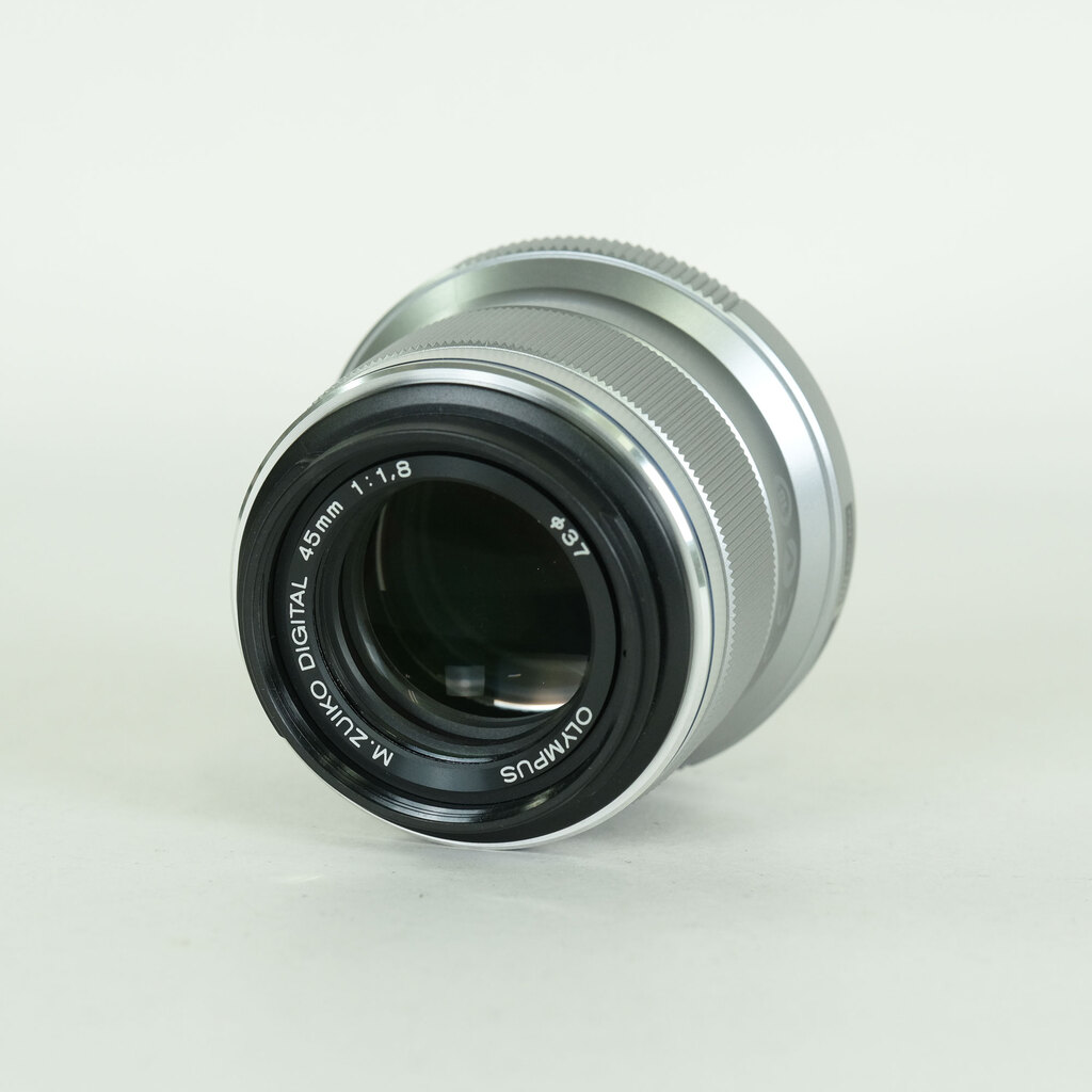 OLYMPUS M.ZUIKO DIGITAL 45mm F1.8