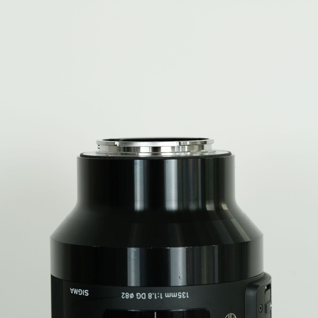 SIGMA Art 135mm F1.8 DG HSM (ソニーE用) SIGMA Art 135mm F1.8 DG HSM (ソニーE用)