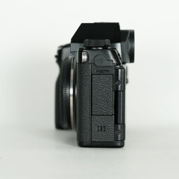 FUJIFILM X-S10