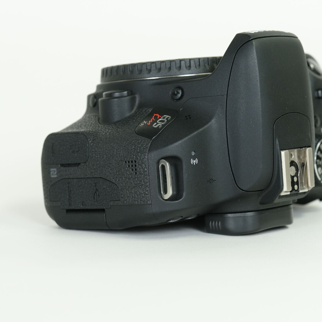 Canon EOS Kiss X9i