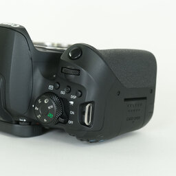 Canon EOS Kiss X10i