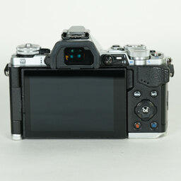 OLYMPUS OM-D E-M5 Mark II