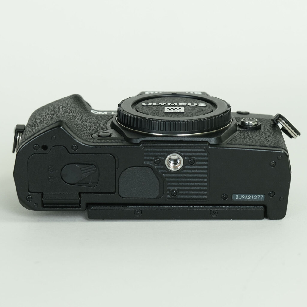 OLYMPUS OM-D E-M5 Mark III