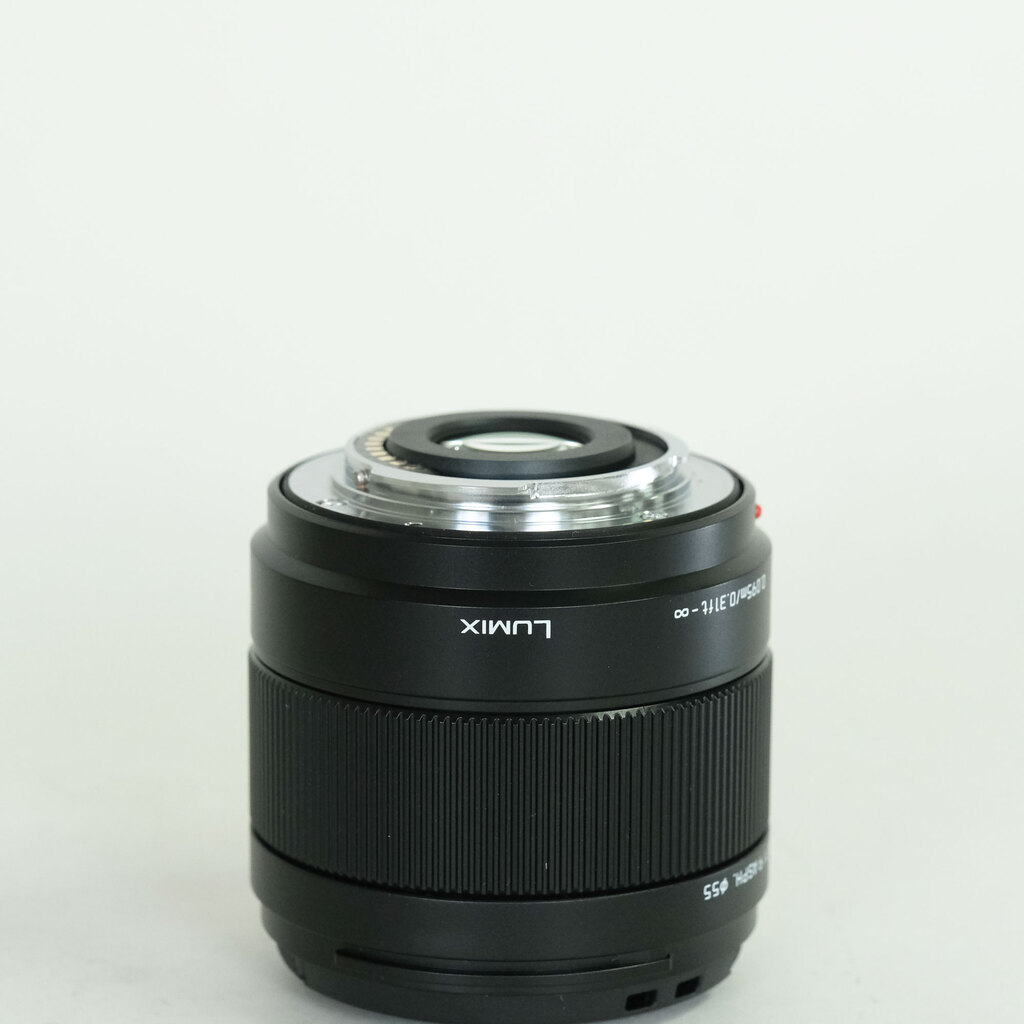 Panasonic LEICA DG SUMMILUX 9mm / F1.7 ASPH. Panasonic LEICA DG SUMMILUX 9mm / F1.7 ASPH.