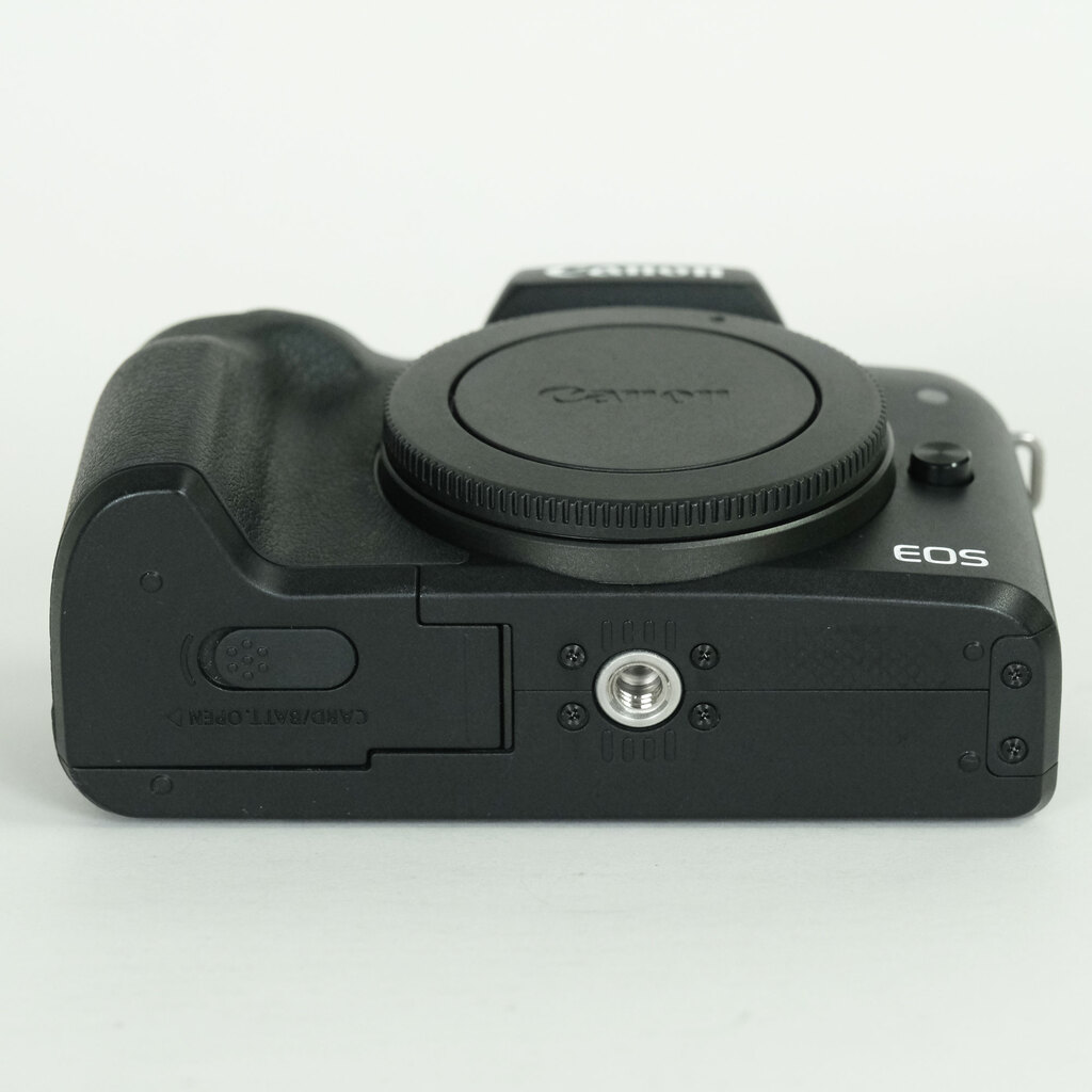 Canon EOS Kiss M Canon EOS Kiss M
