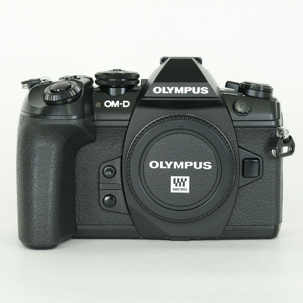 OLYMPUS OM-D E-M1 Mark II OLYMPUS OM-D E-M1 Mark II