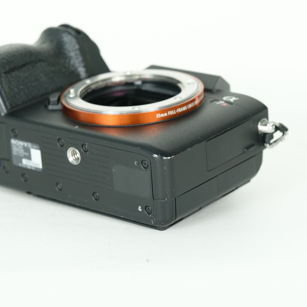 SONY α7R III（ILCE-7RM3）の出品 | ONE SCENE（ワンシーン）