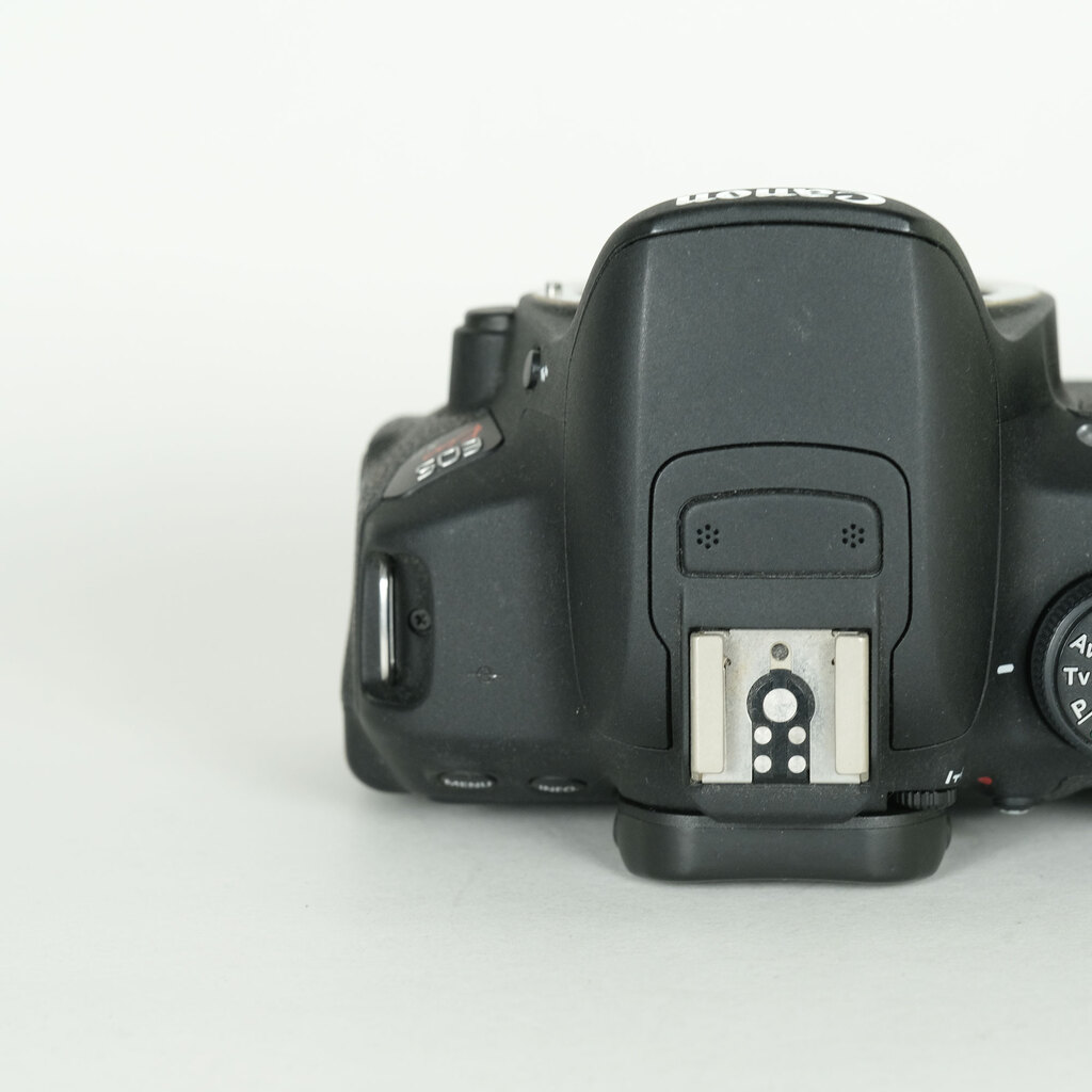 Canon EOS Kiss X7i Canon EOS Kiss X7i