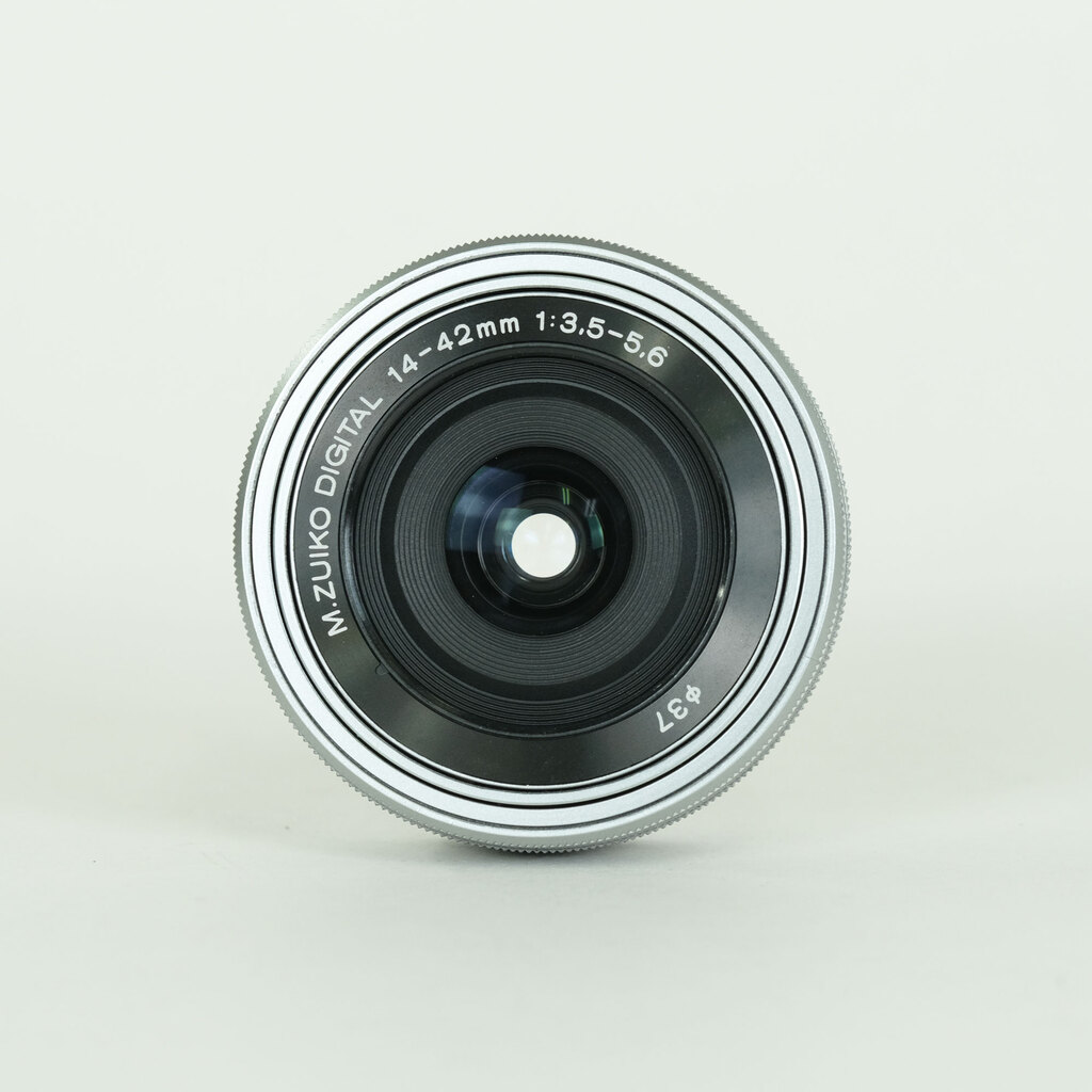OLYMPUS M.ZUIKO DIGITAL ED 14-42mm F3.5-5.6 EZ シルバー OLYMPUS M.ZUIKO DIGITAL ED 14-42mm F3.5-5.6 EZ シルバー