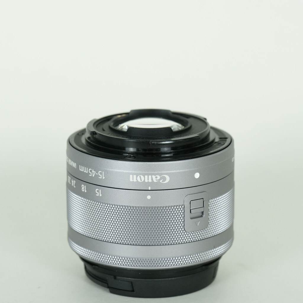 Canon EF-M15-45mm F3.5-6.3 IS STMの出品 | ONE SCENE（ワンシーン）