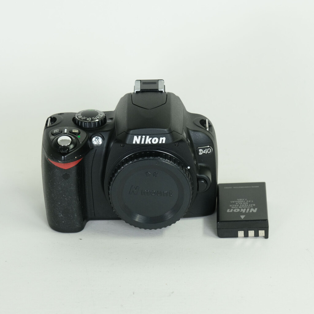 Nikon D40 ブラックボディ