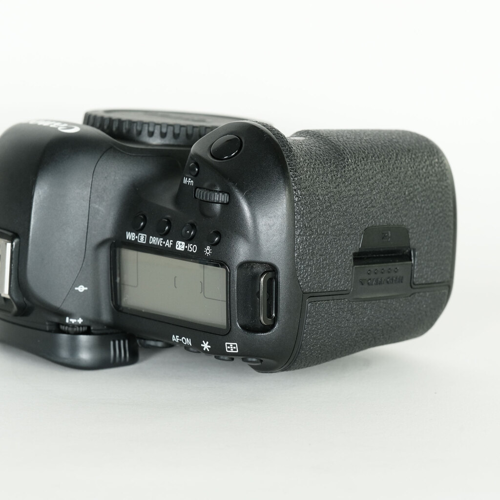 Canon EOS 5D Mark IV