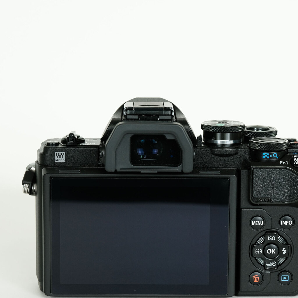 OLYMPUS OM-D E-M10 Mark IIIの出品 | ONE SCENE（ワンシーン）