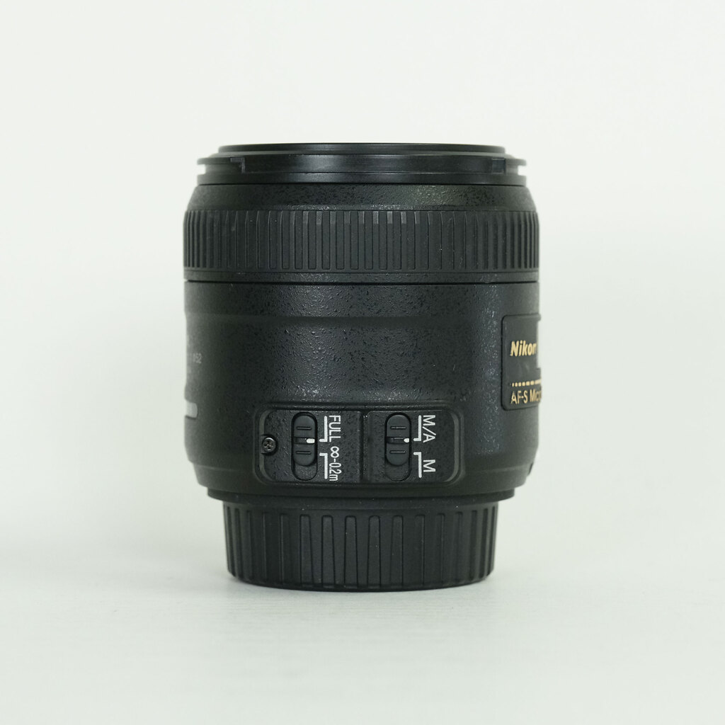 Nikon AF-S DX Micro NIKKOR 40mm f/2.8G Nikon AF-S DX Micro NIKKOR 40mm f/2.8G