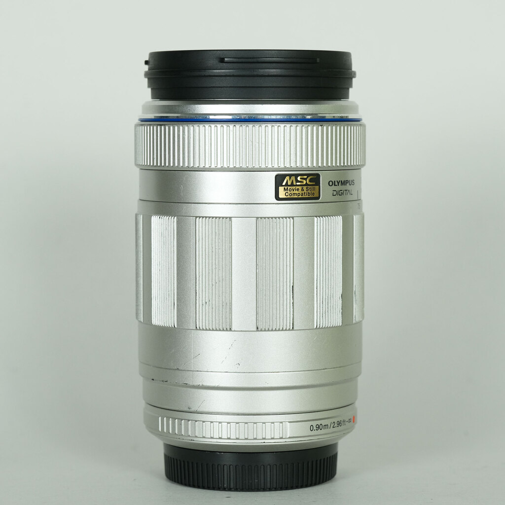 OLYMPUS M.ZUIKO ED75-300mm F4.8-6.7 シルバー