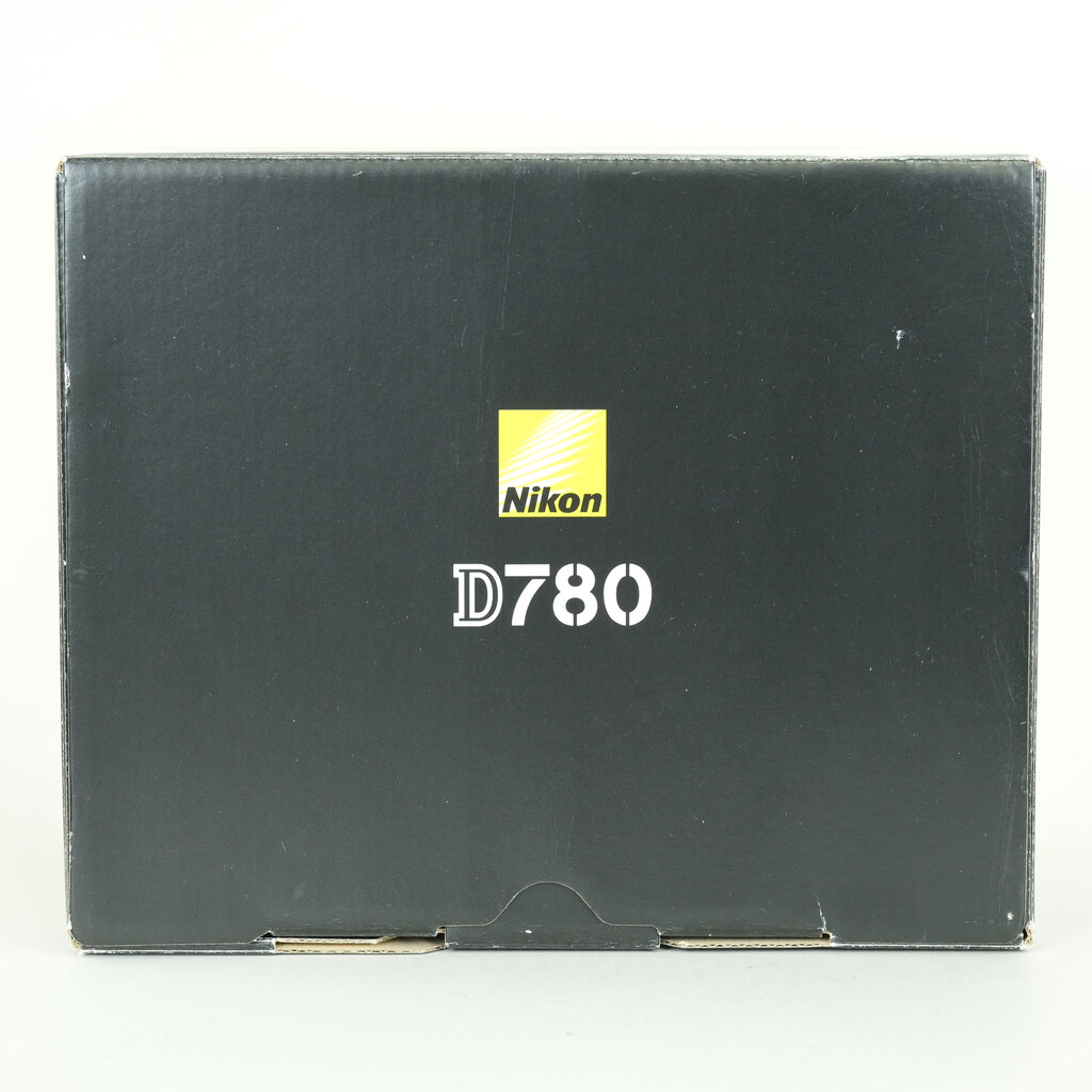 Nikon D780
