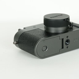 FUJIFILM X half X-HF1