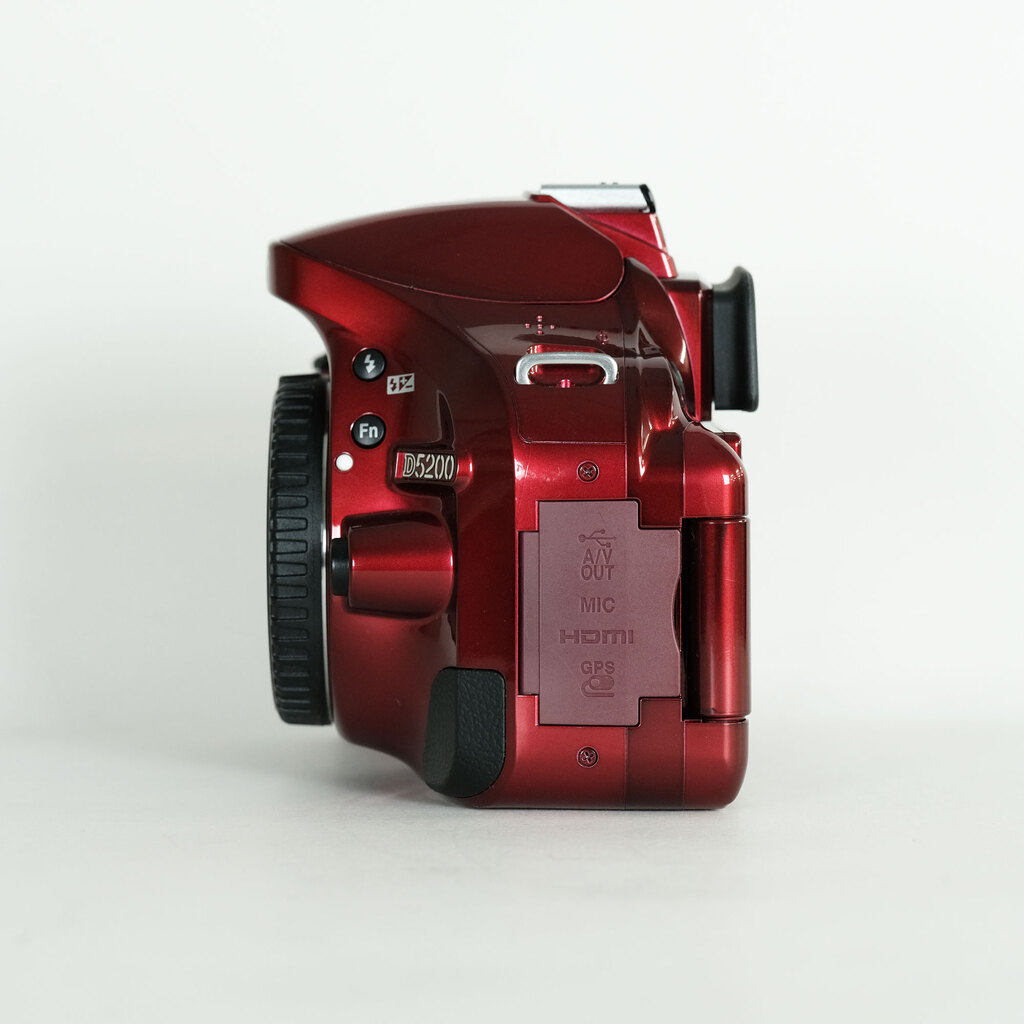 Nikon D5200 ボディ レッド Nikon D5200 ボディ レッド