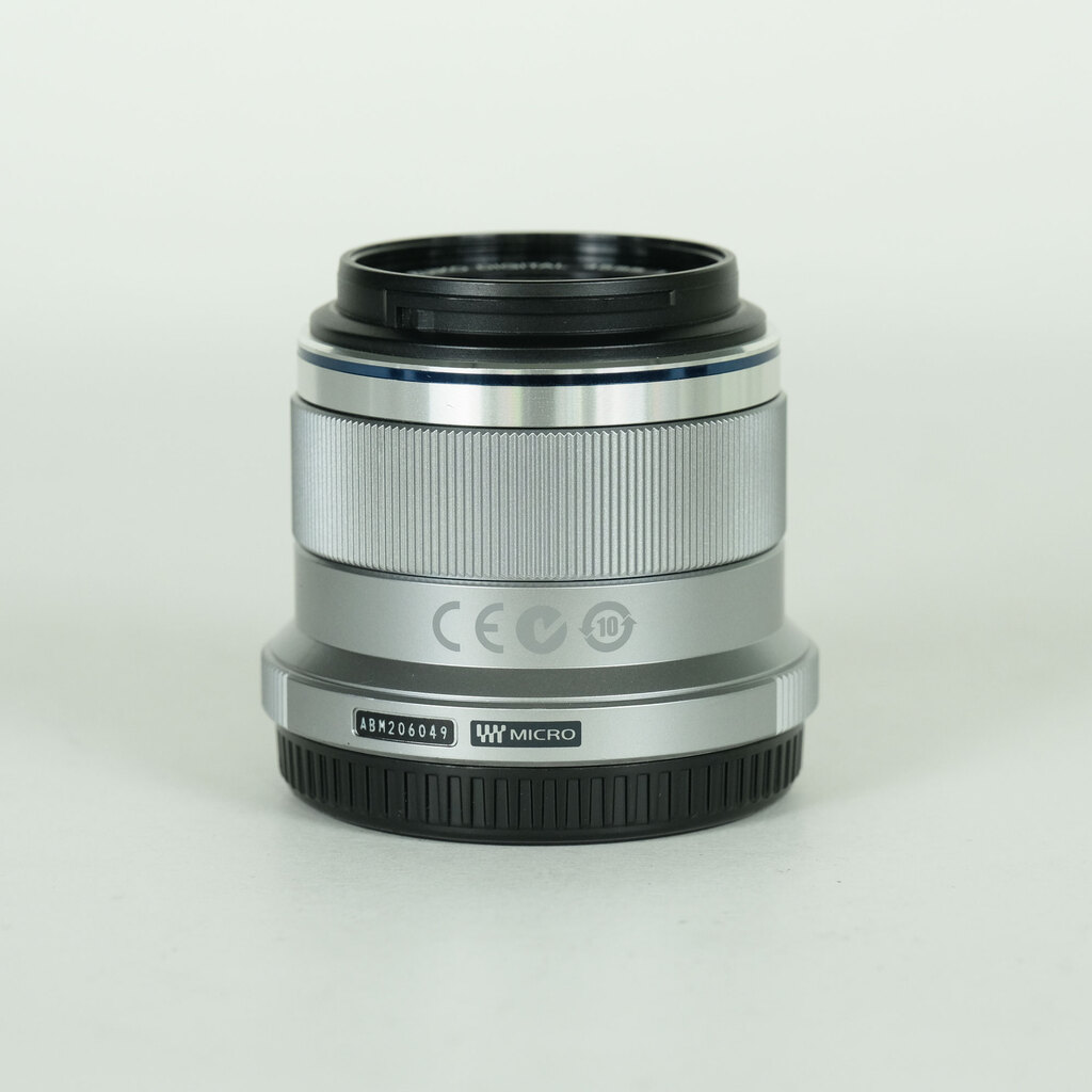 OLYMPUS M.ZUIKO DIGITAL 45mm F1.8の出品 | ONE SCENE（ワンシーン）