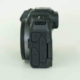 Canon EOS R8