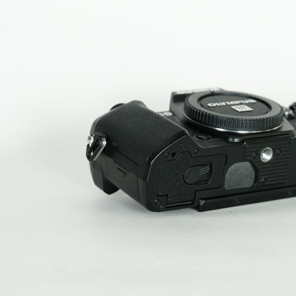 OLYMPUS OM-D E-M5 Mark III