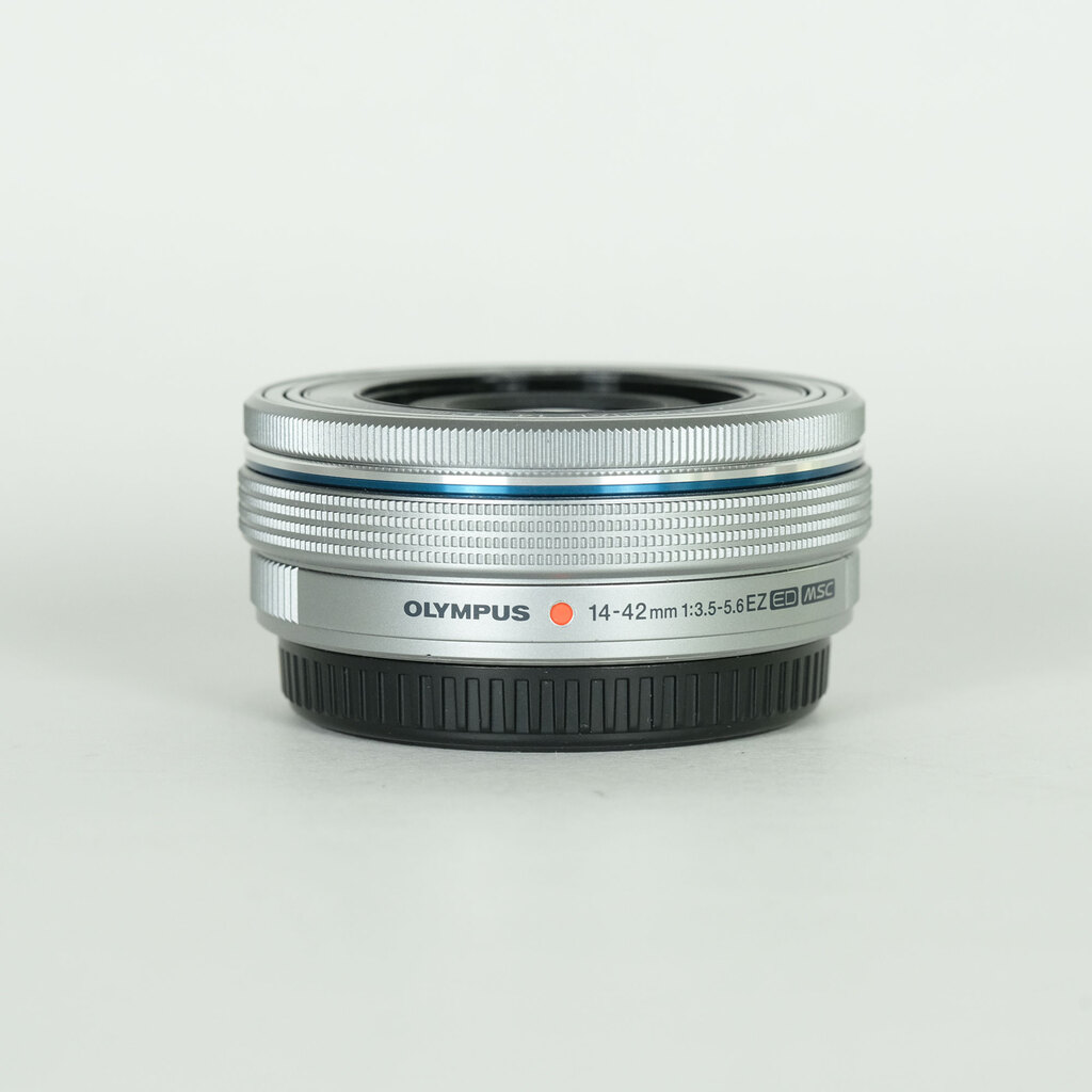 M.ZUIKO DIGITAL ED 14-42mm EZ　シルバー Amazon.co.jp: OLYMPUS 電動式パンケーキズームレンズ M.ZUIKO DIGITAL