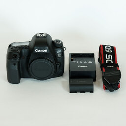Canon EOS 6D Mark II