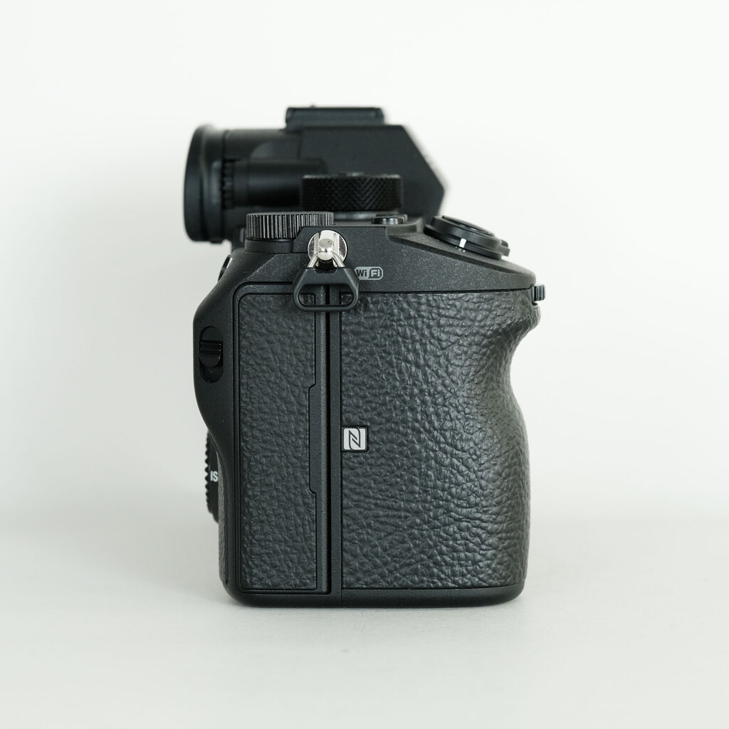 SONY α7R III(ILCE-7RM3) SONY α7R III(ILCE-7RM3)