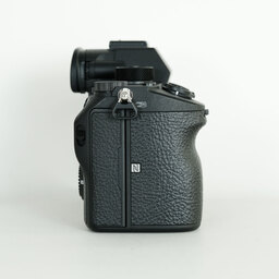 SONY α7R III(ILCE-7RM3) SONY α7R III(ILCE-7RM3)