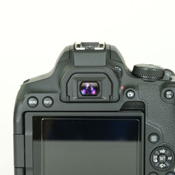 Canon EOS Kiss X10i
