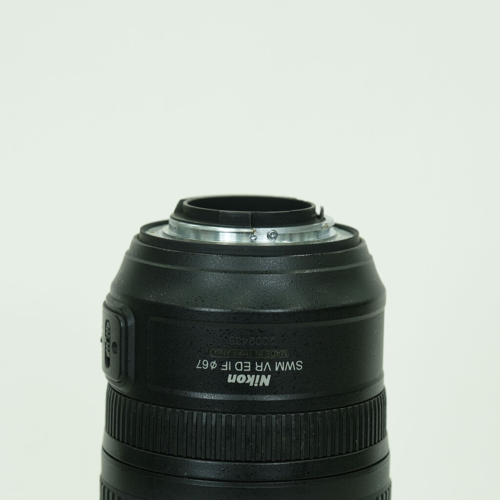 Nikon AF-S VR Zoom-Nikkor 70-300mm F4.5-5.6G IF-ED Nikon AF-S VR Zoom-Nikkor 70-300mm F4.5-5.6G IF-ED