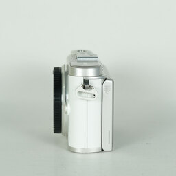 OLYMPUS PEN E-PL9