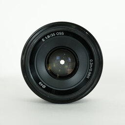 SONY E 35mm F1.8 OSS SEL35F18