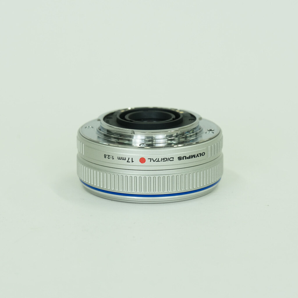 OLYMPUS M.ZUIKO DIGITAL 17mm F2.8 シルバー