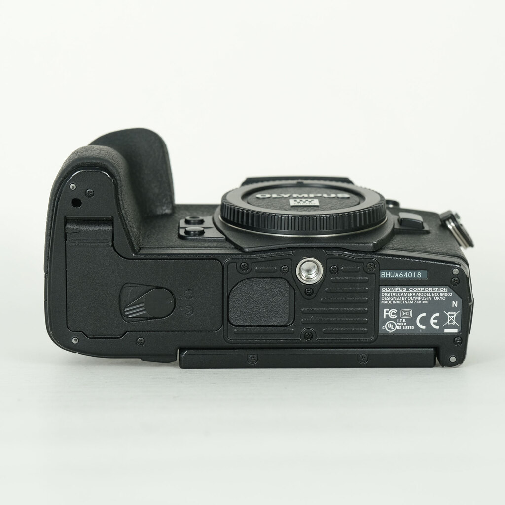 OLYMPUS OM-D E-M1 Mark II