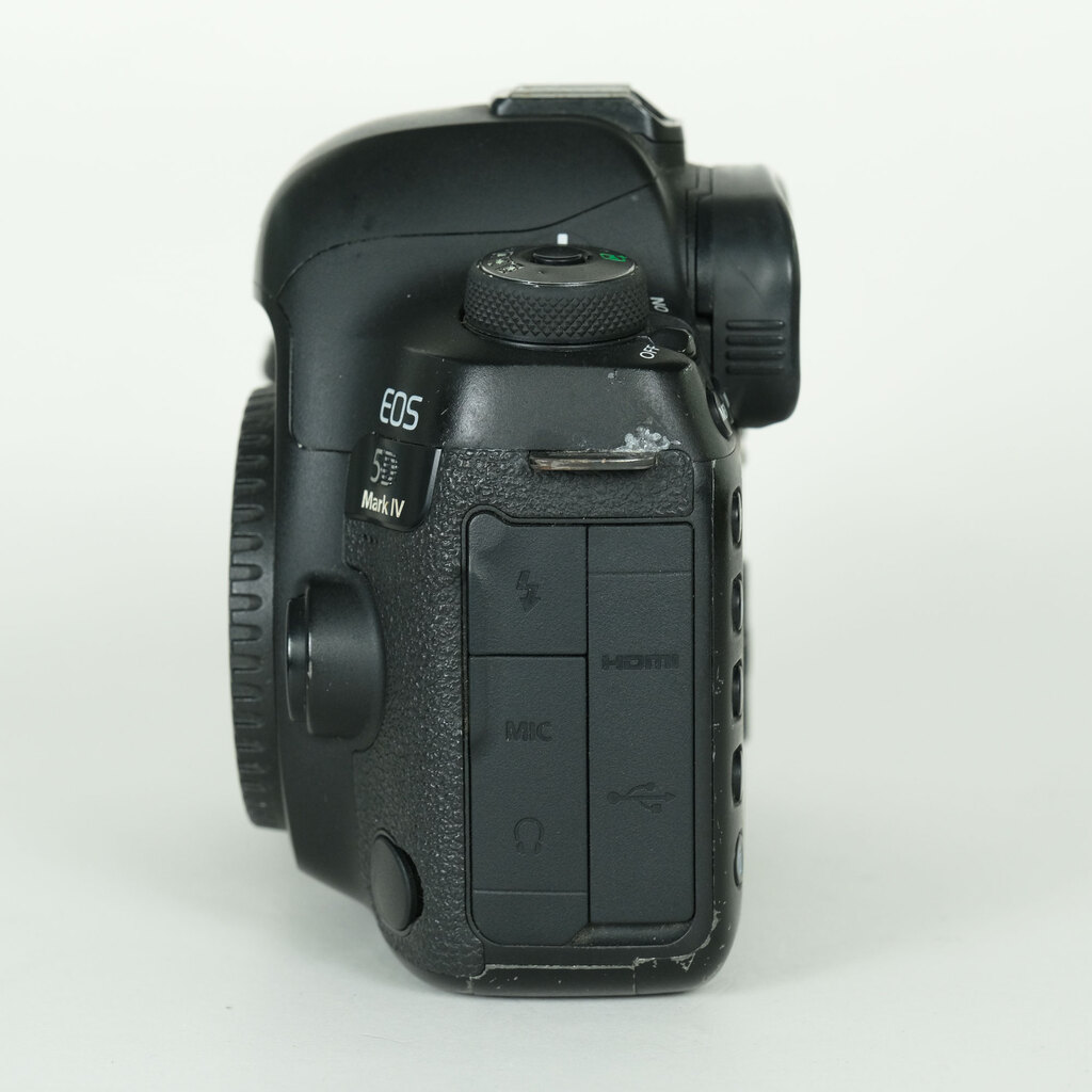 Canon EOS 5D Mark IV [�{�f�B]