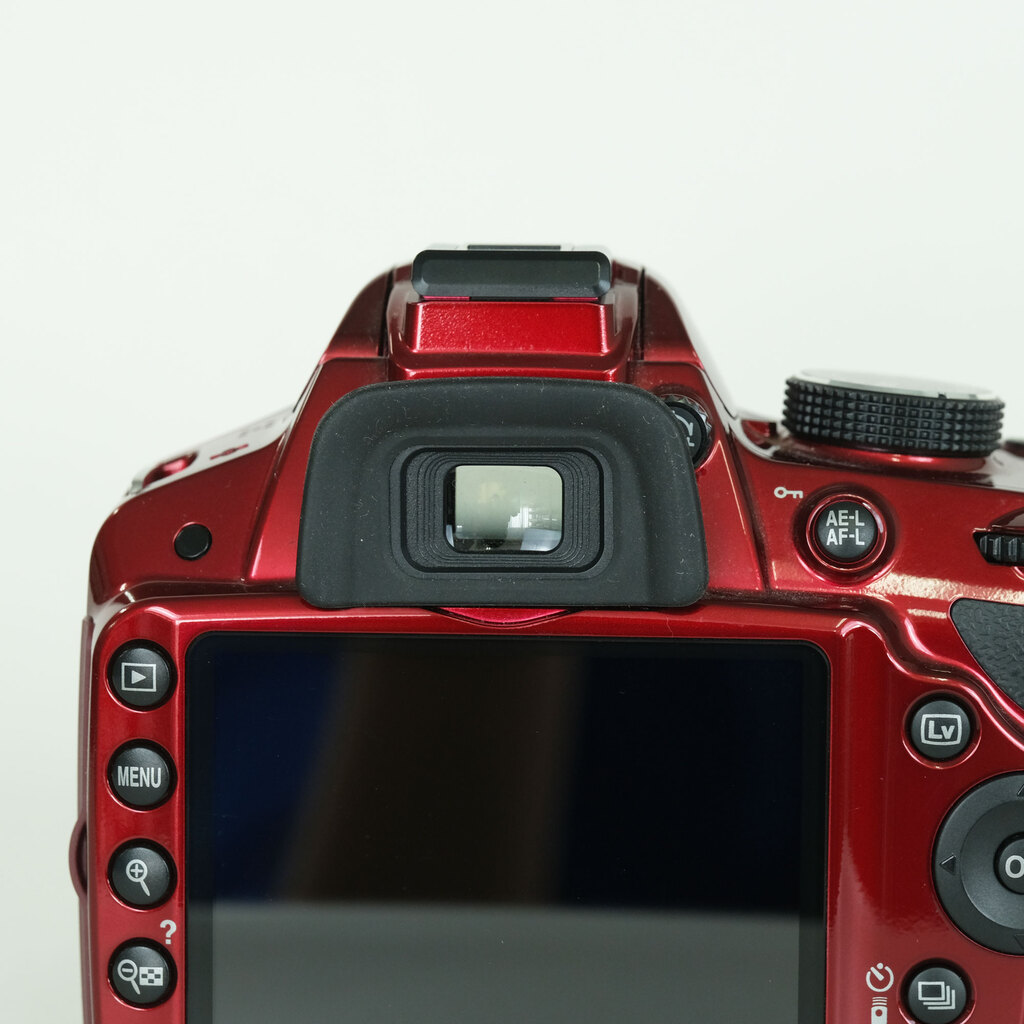 Nikon D3200ボディ レッド