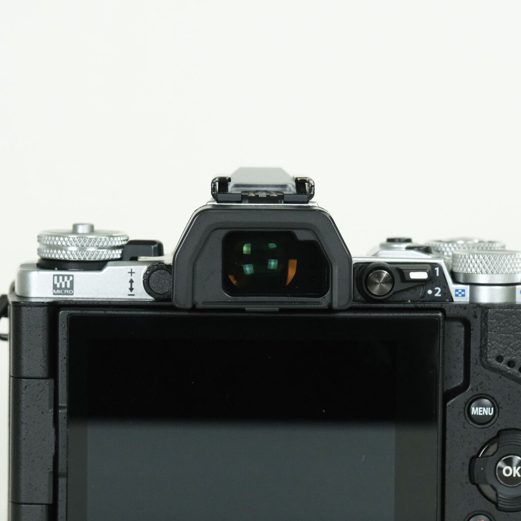 OLYMPUS OM-D E-M5 Mark II