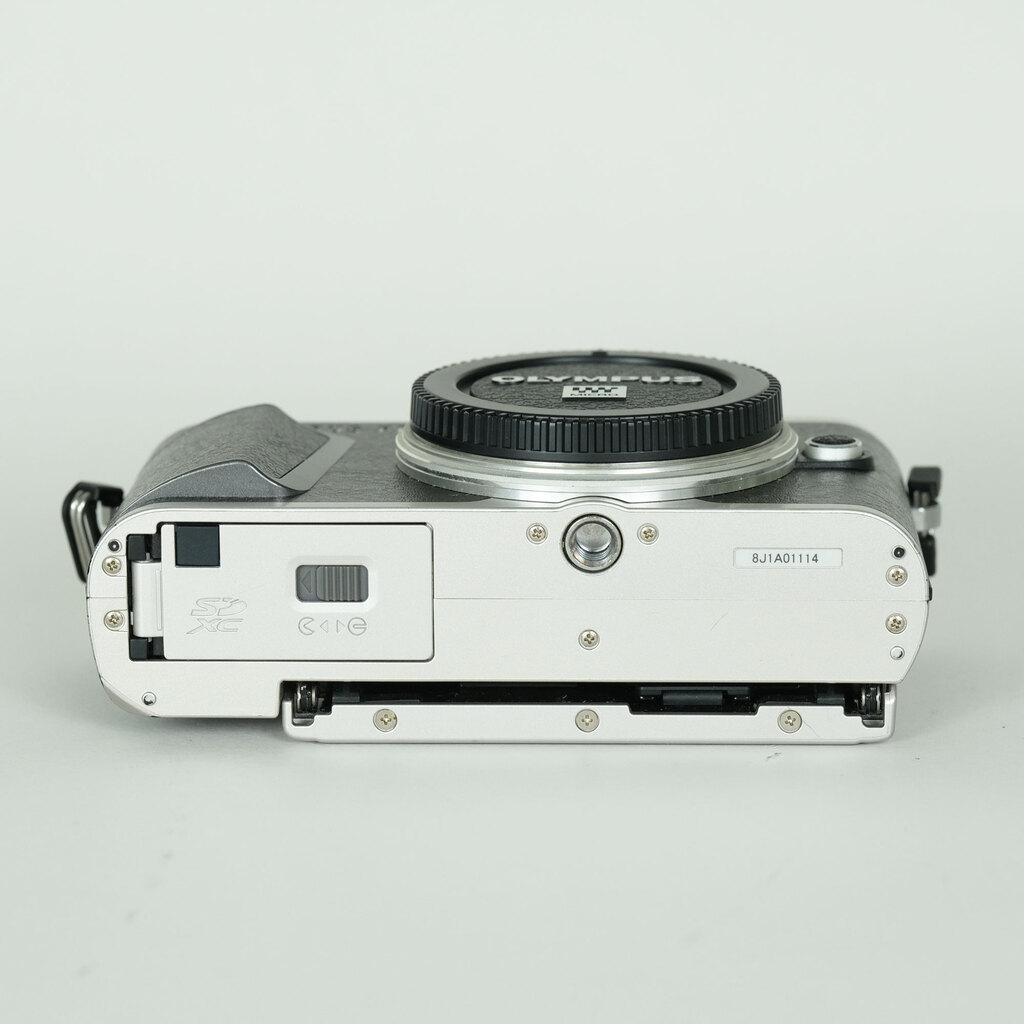 OLYMPUS PEN E-PL9